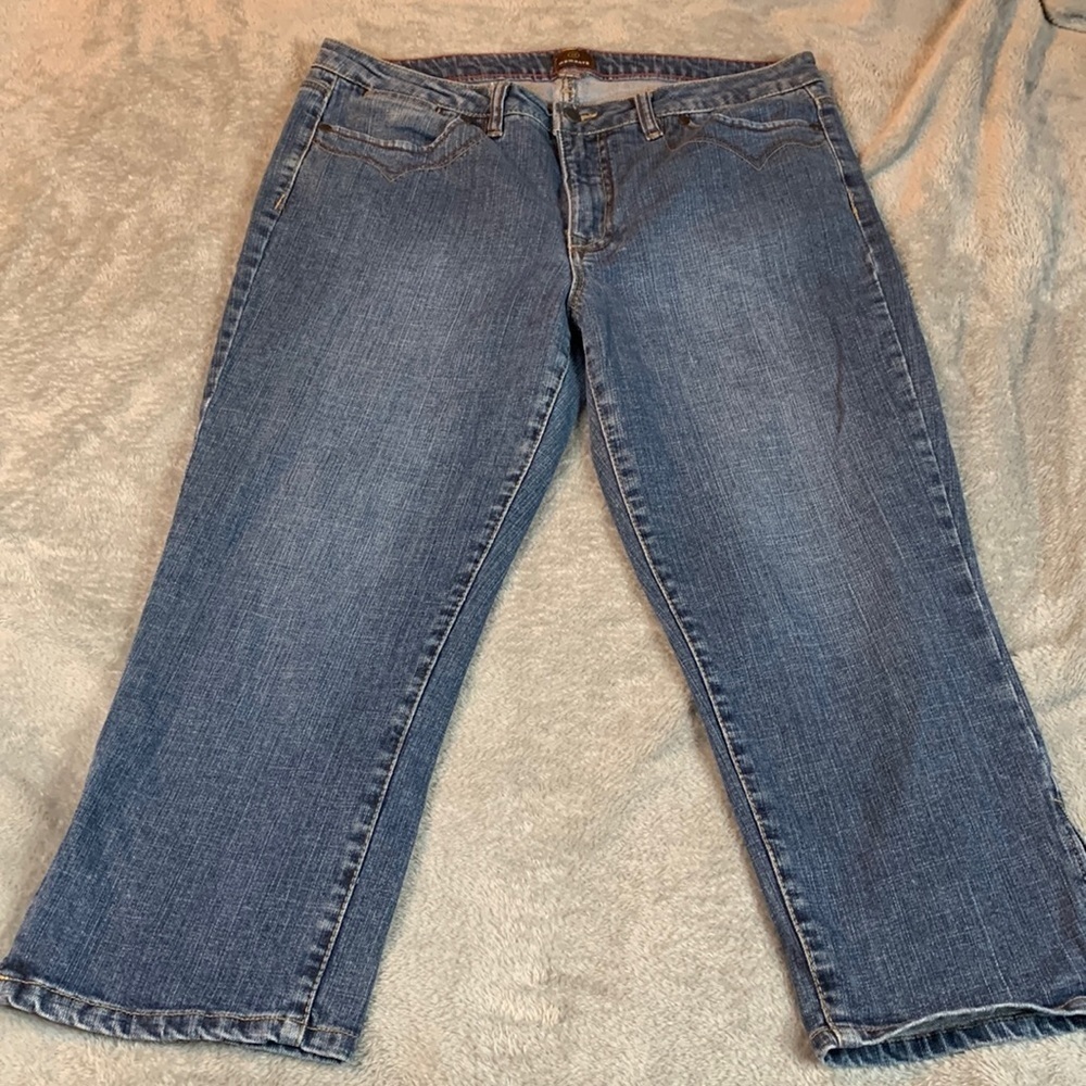 Momento Denim Capris